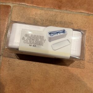 Vivitar Electronic Glasses & Jewelry Vibrating Cleaner Machine. Battery operated